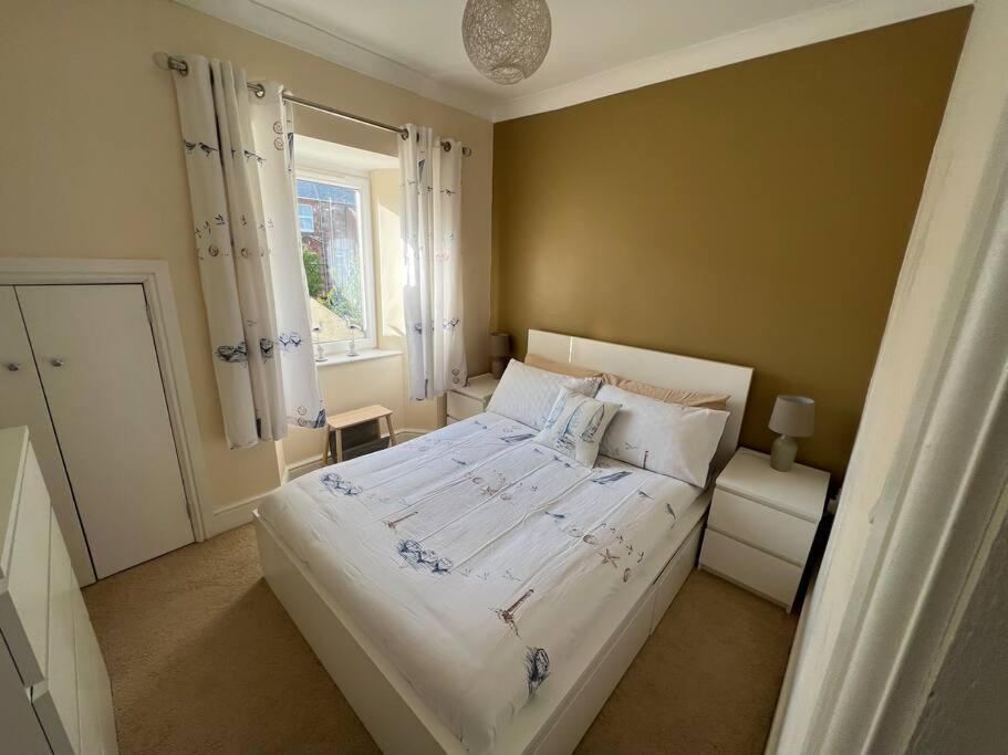 Fantastic 3 Bedroom Holiday Home Millport Exterior photo
