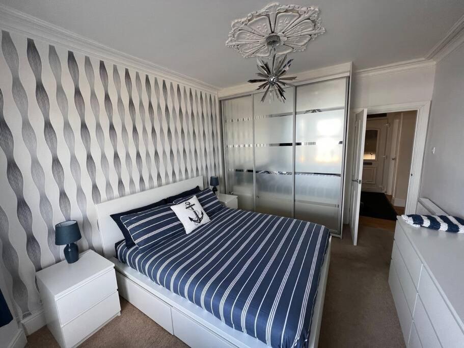 Fantastic 3 Bedroom Holiday Home Millport Exterior photo