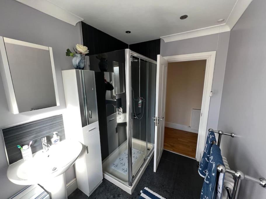 Fantastic 3 Bedroom Holiday Home Millport Exterior photo