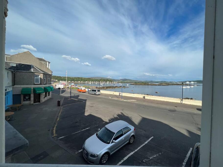 Fantastic 3 Bedroom Holiday Home Millport Exterior photo